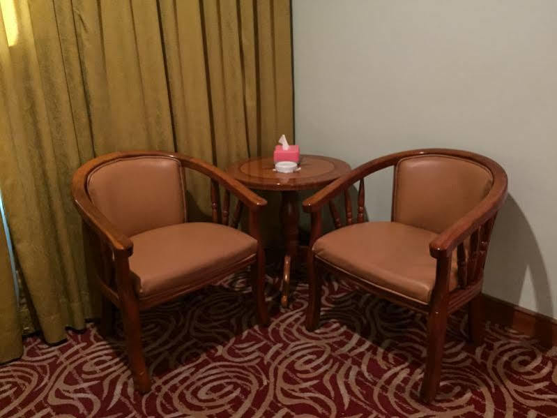 Отель Utama Batam Экстерьер фото